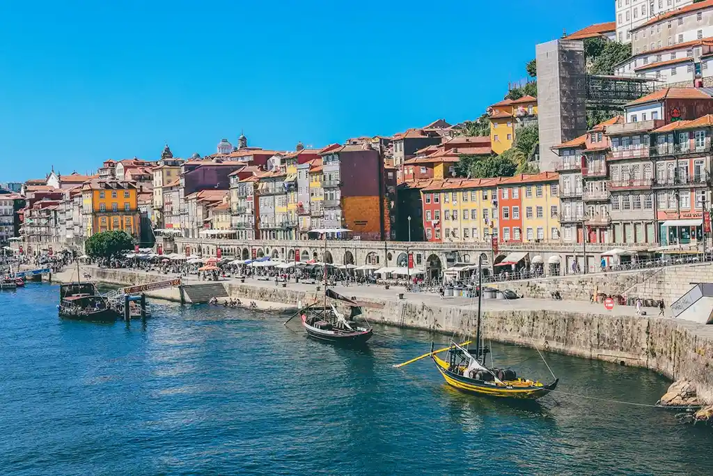 portugal-boats-docked-seaside