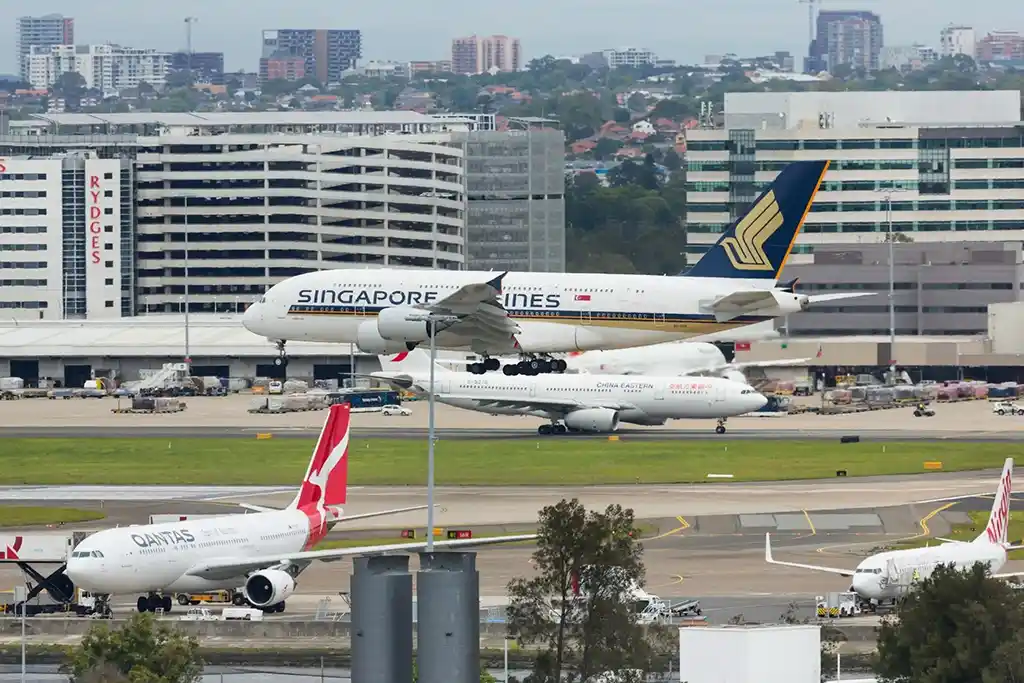 sydney_airport_airplane_daytime_2025